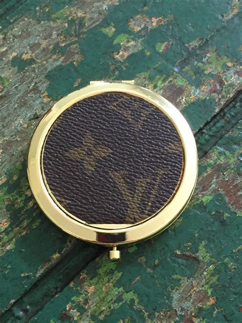 Louis Vuitton compact mirror reviews in Mirrors